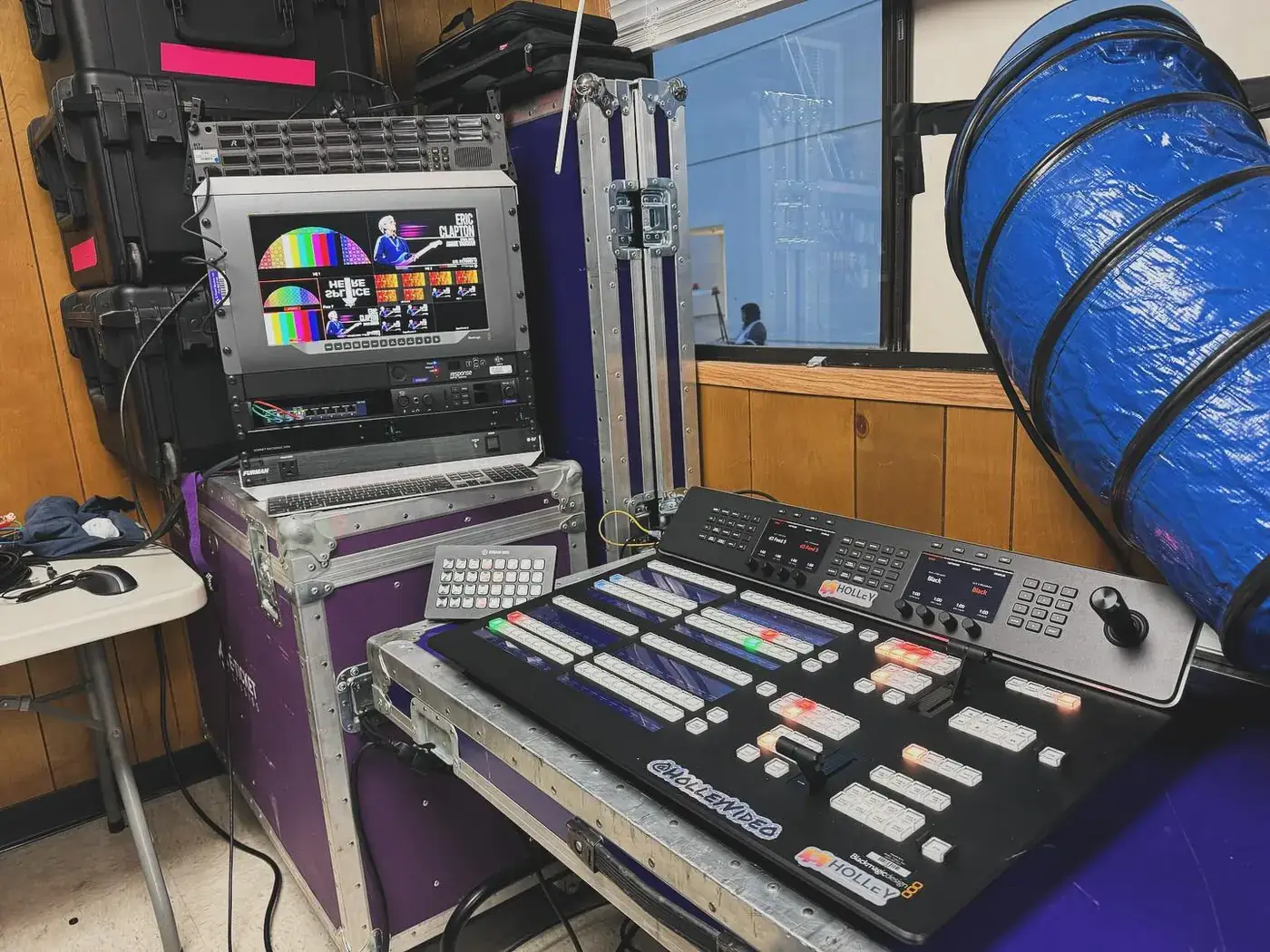 Flypack case and switcher